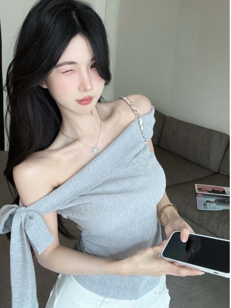 Koszulka damska z odkrytymi ra – T Shirt Tight Fit recenzja i cena